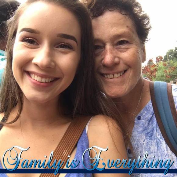 Meet your Posher, Debi - Picture 1 of 1